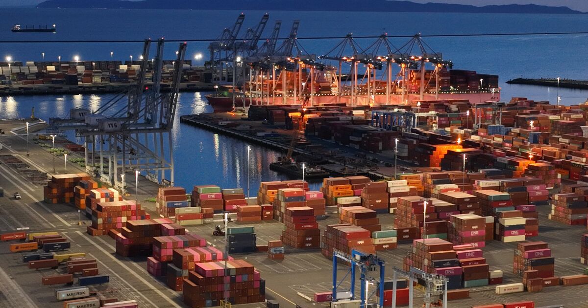 El cierre de los puertos del sur de California destaca las negociaciones contractuales
