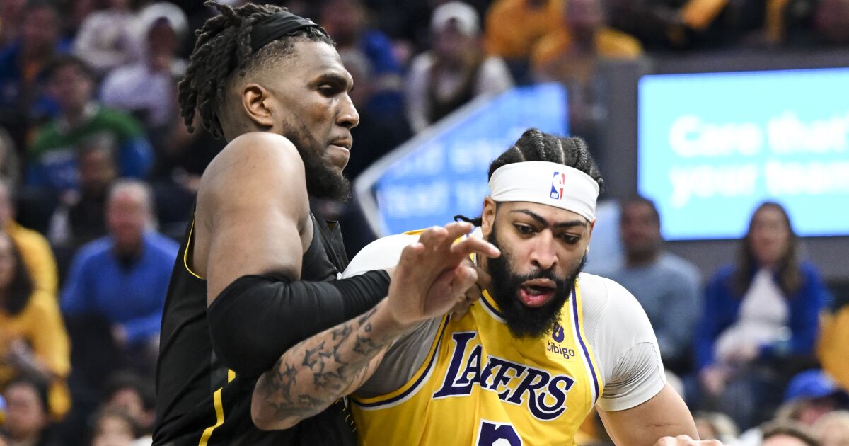 Les Lakers survivent à l’attaque à trois points des Warriors pour remporter le premier match