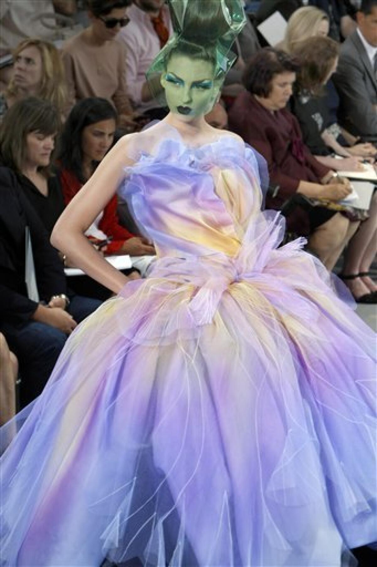 Dior Fall/Winter 2010-2011 Haute Couture fashion show 
