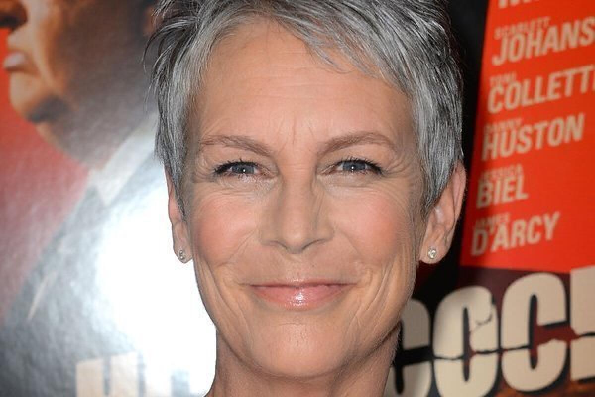 Jamie Lee Curtis has ripped the Oscar broadcast and Seth MacFarlane's hosting job, saying she was "offended."