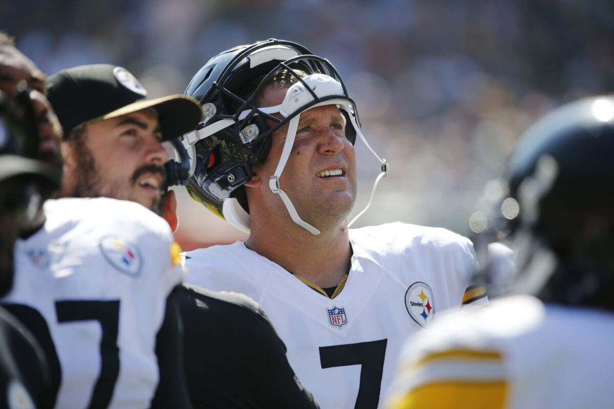 Pittsburgh Steelers quarterback Ben Roethlisberger looks at the scoreboard during a game against the Chicago Bears on Sunday.
