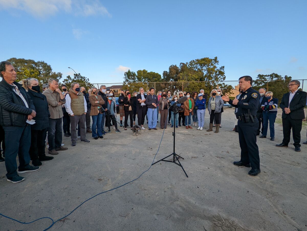 San Diego police Capt. Scott Wahl addresses a group of La Jolla residents Jan. 21.