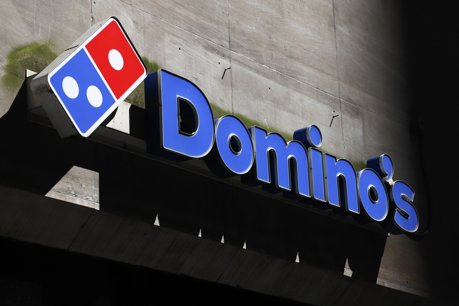 Supreme Court Allows Blind People To Sue Retailers If Their Websites Are Not Accessible Los Angeles Times