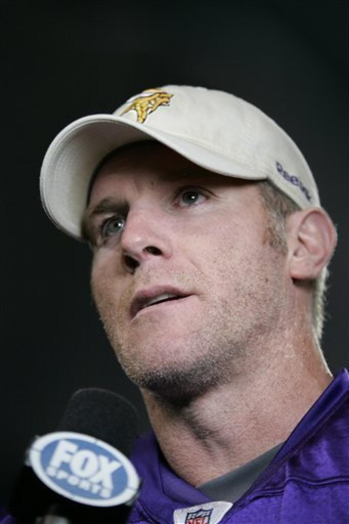 Favre says he's not worried about his beat-up body - The San Diego  Union-Tribune