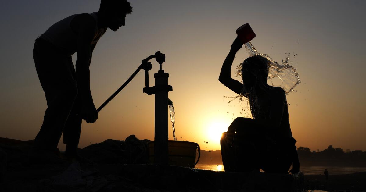 Dünya bir yıl boyunca bir kez daha ısı ve CO2 rekorlarını kırdı