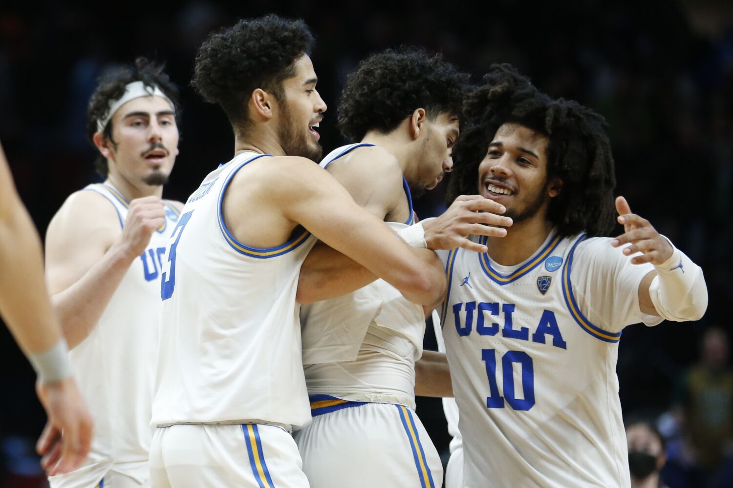 Will UCLA win the Pac-12 basketball title after being a preseason darling?