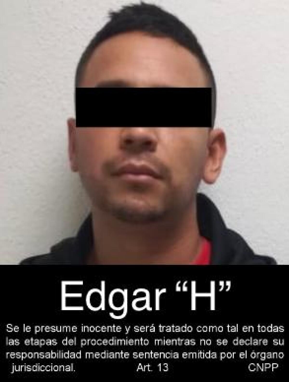 Una foto de Edgar 'El Caimán' Herrera Pardo en su detención en 2019 en México.