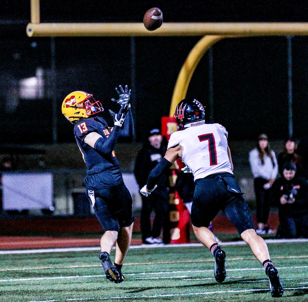 Mission Viejo's Vance Spafford makes a touchdown catch against Palos Verdes' Luke Gayton.