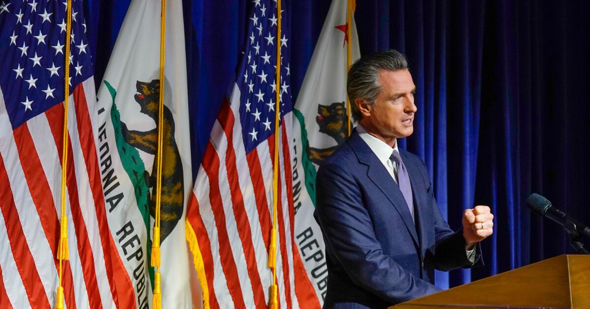 La Californie face à un déficit budgétaire majeur: Les programmes progressistes menacés