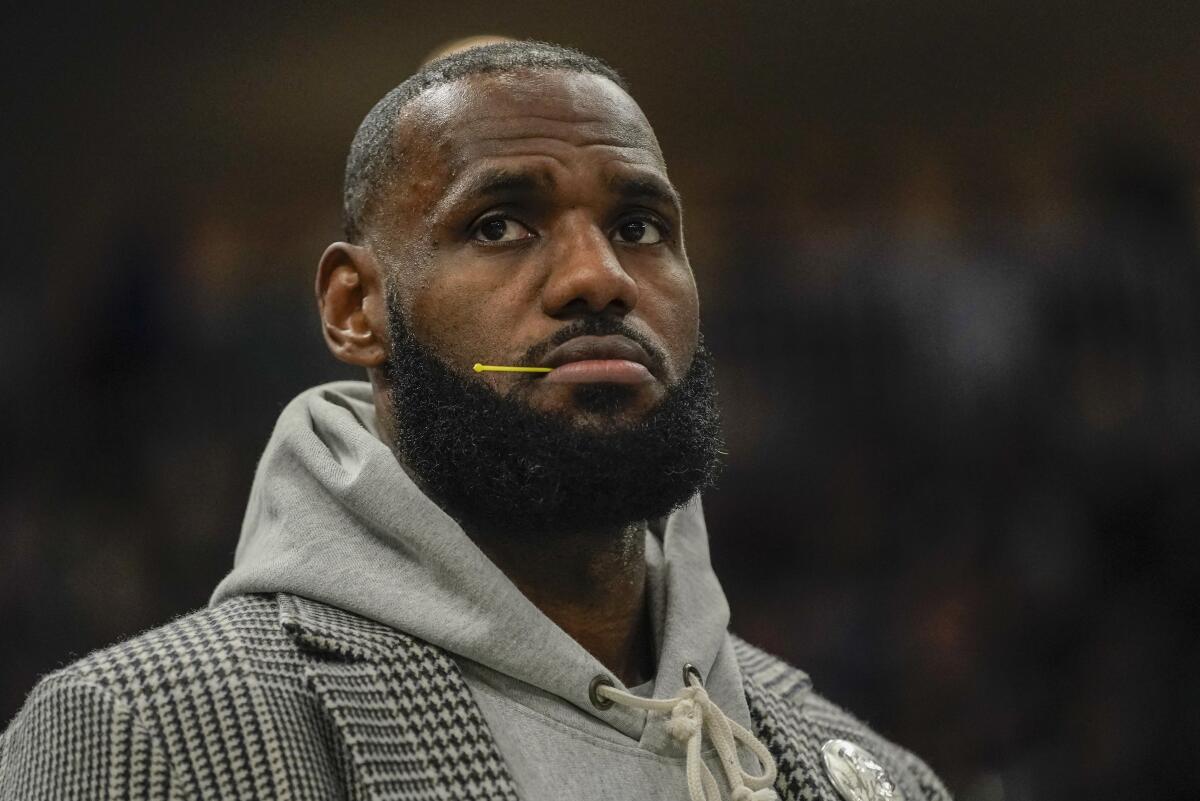 Hernández: This Lakers team is not built to win in LeBron James' absence - Los Angeles Times