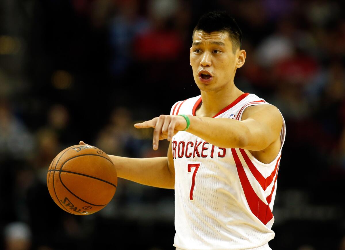 Jeremy Lin finally joins the Lakers this season.