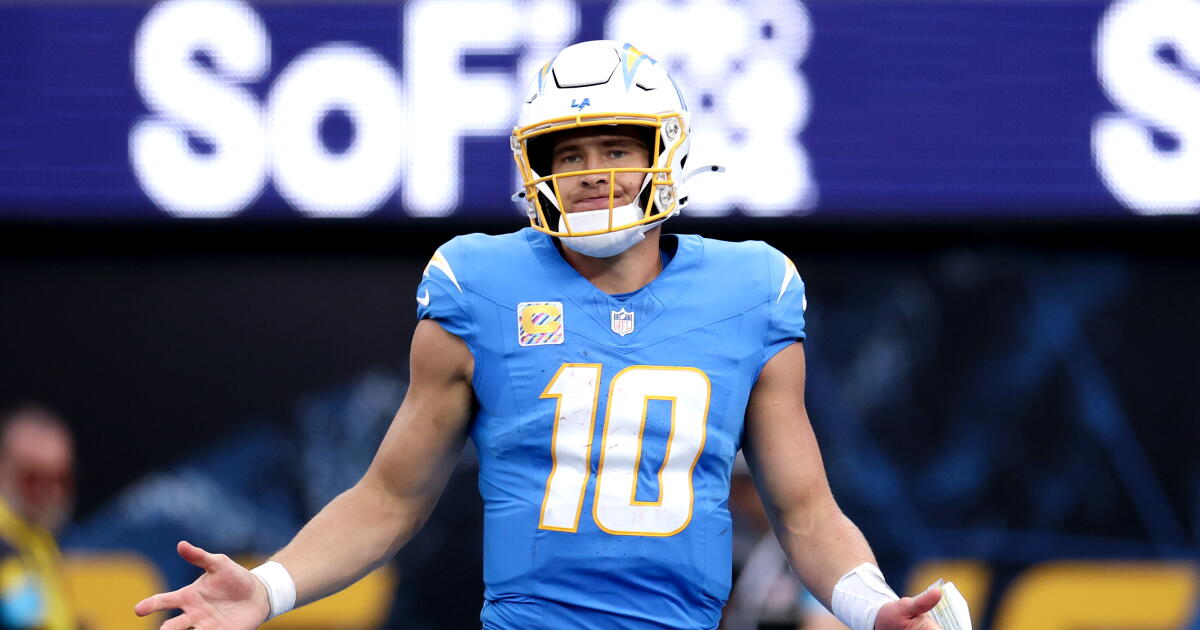 Amid the Chargers’ chaos, one thing is certain: Justin Herbert won’t be traded