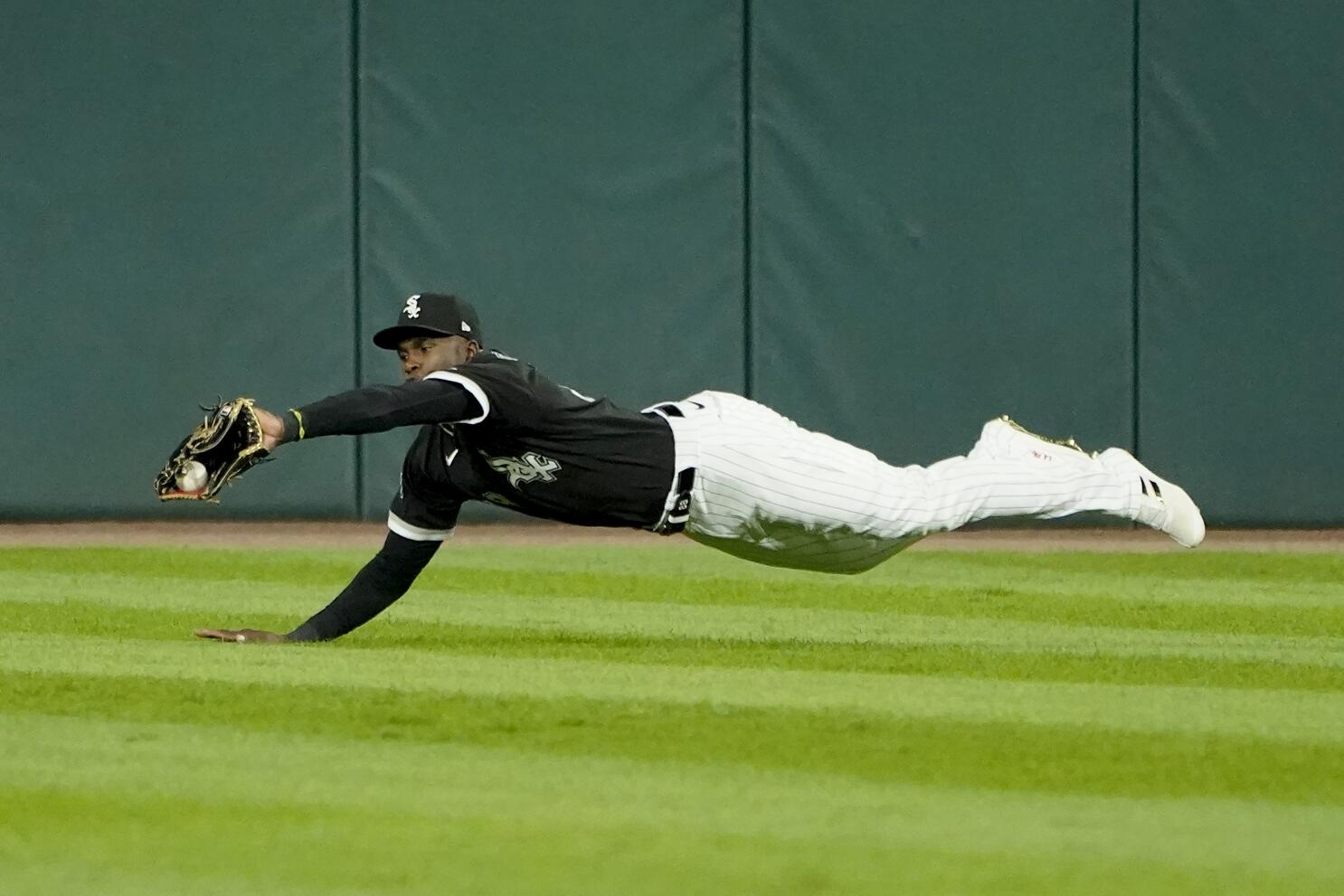 Forget A Trade, The White Sox Need To Extend Jose Abreu.