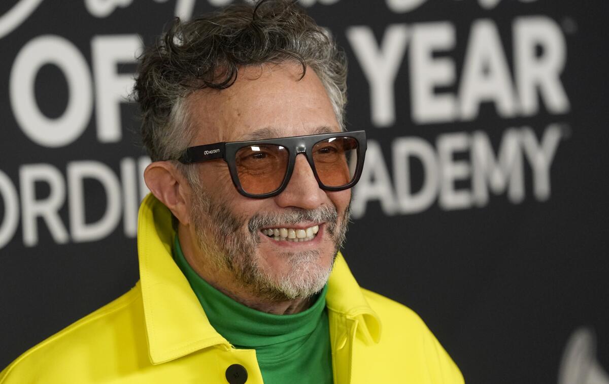 Fito Páez llega a la Gala de la Persona del Año de la Academia Latina de la Grabación 