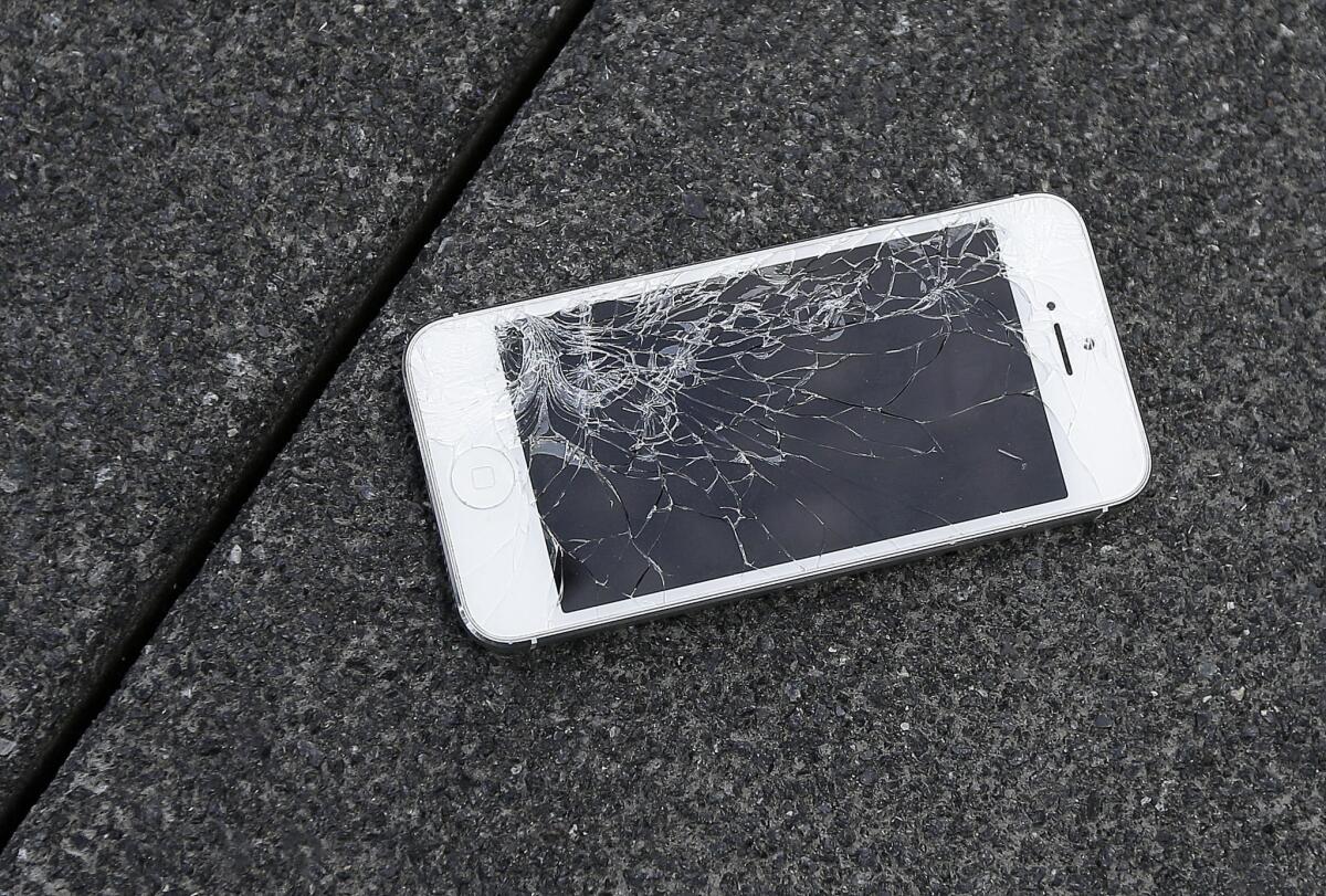 Apple has begun offering trade-in credit for damaged iPhones.