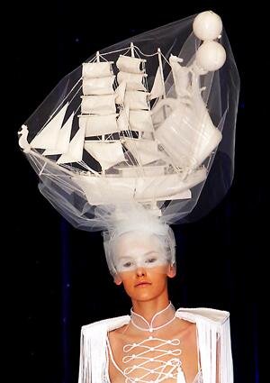 A model shows off one of Spanish designer Josep Font's creations for his spring-summer 2009 collection, presented in Paris.