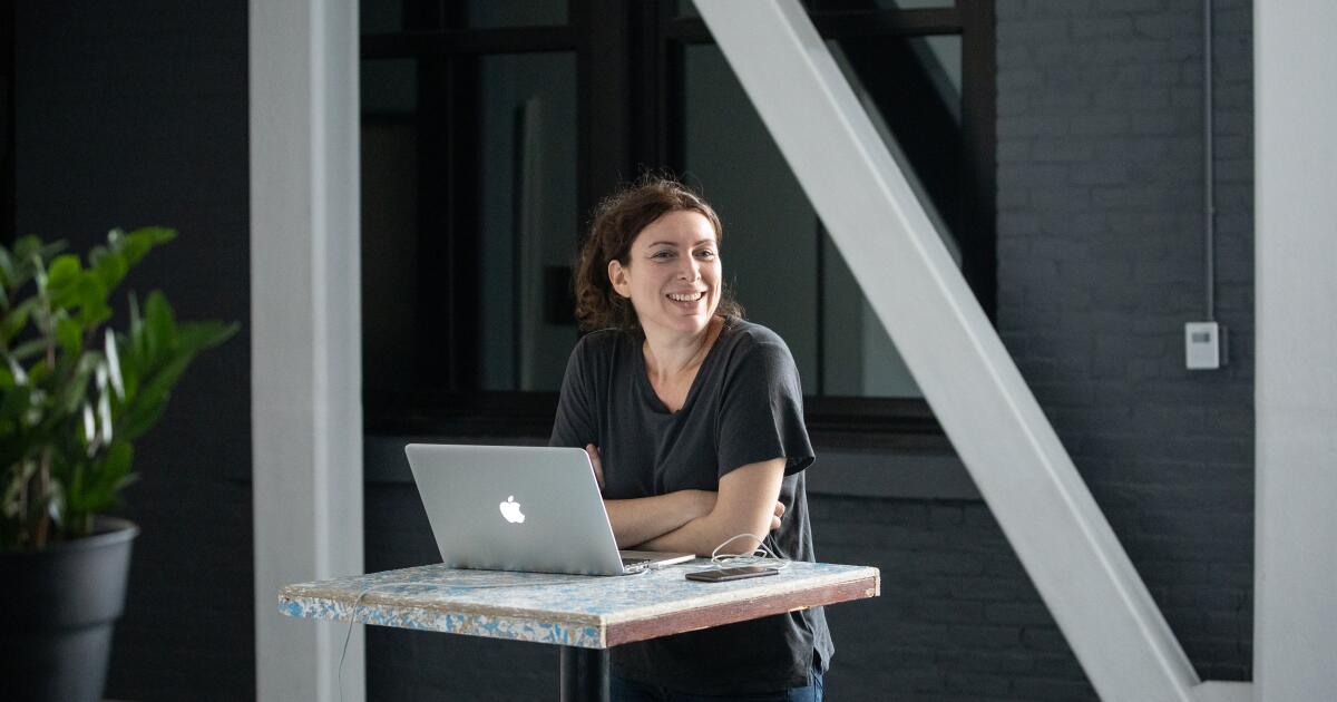 MacArthur Fellowship winner Annie Dorsen mixes tech and theater - Los