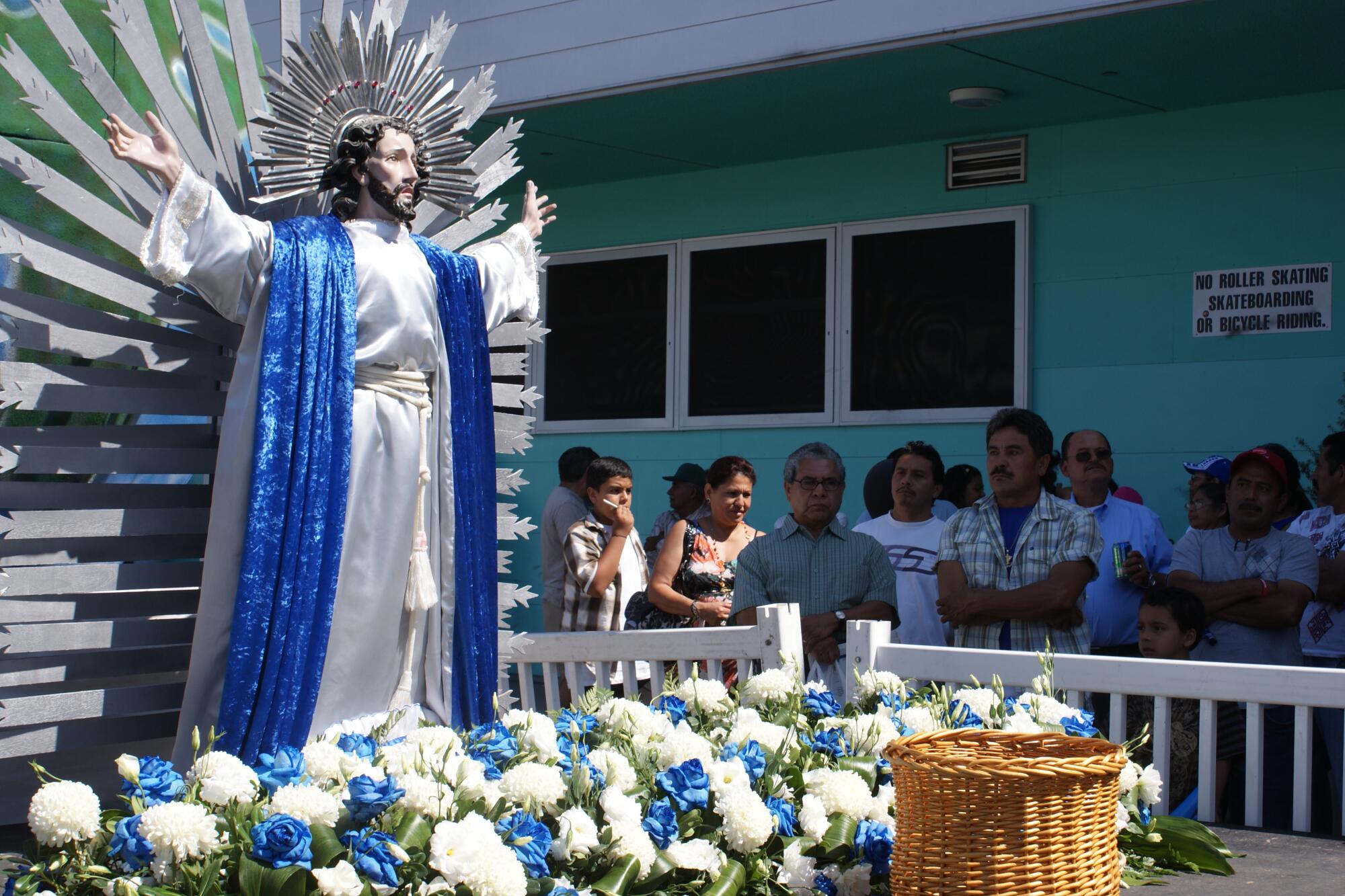 El Día del Salvadoreño sirvió para rescatar las tradiciones religiosas.