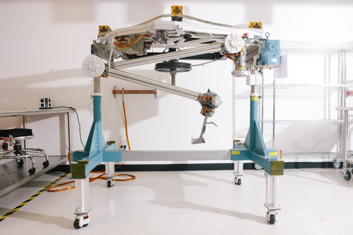 How to build a robot arm that can flex in the moon’s frigid south pole ...