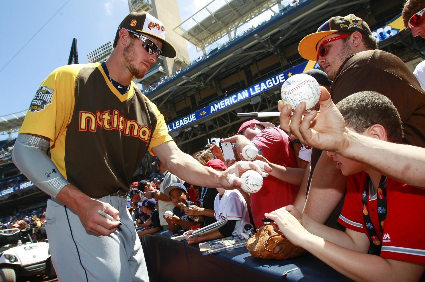 Report: All-Star pitcher nearing contract extension with Padres