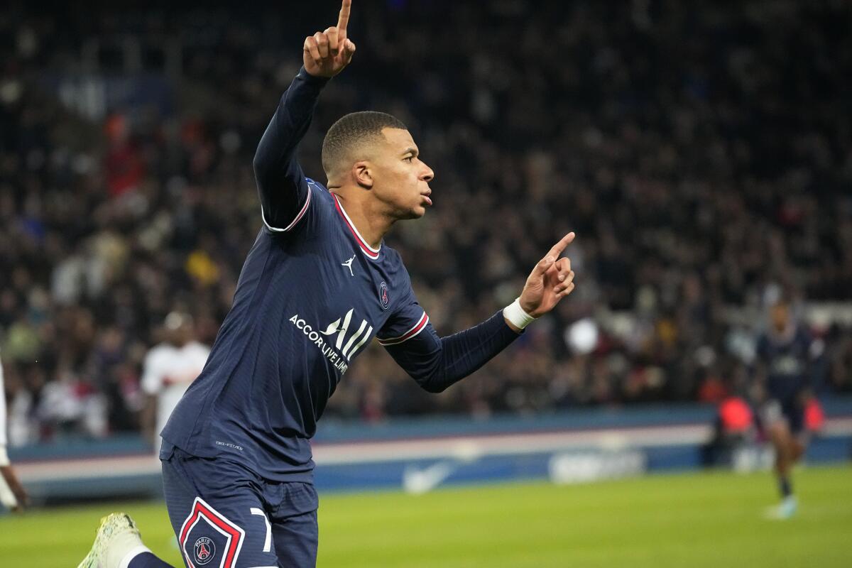 PSG's forwards are brilliant but how far can they go with a 'broken team'?, Paris Saint-Germain