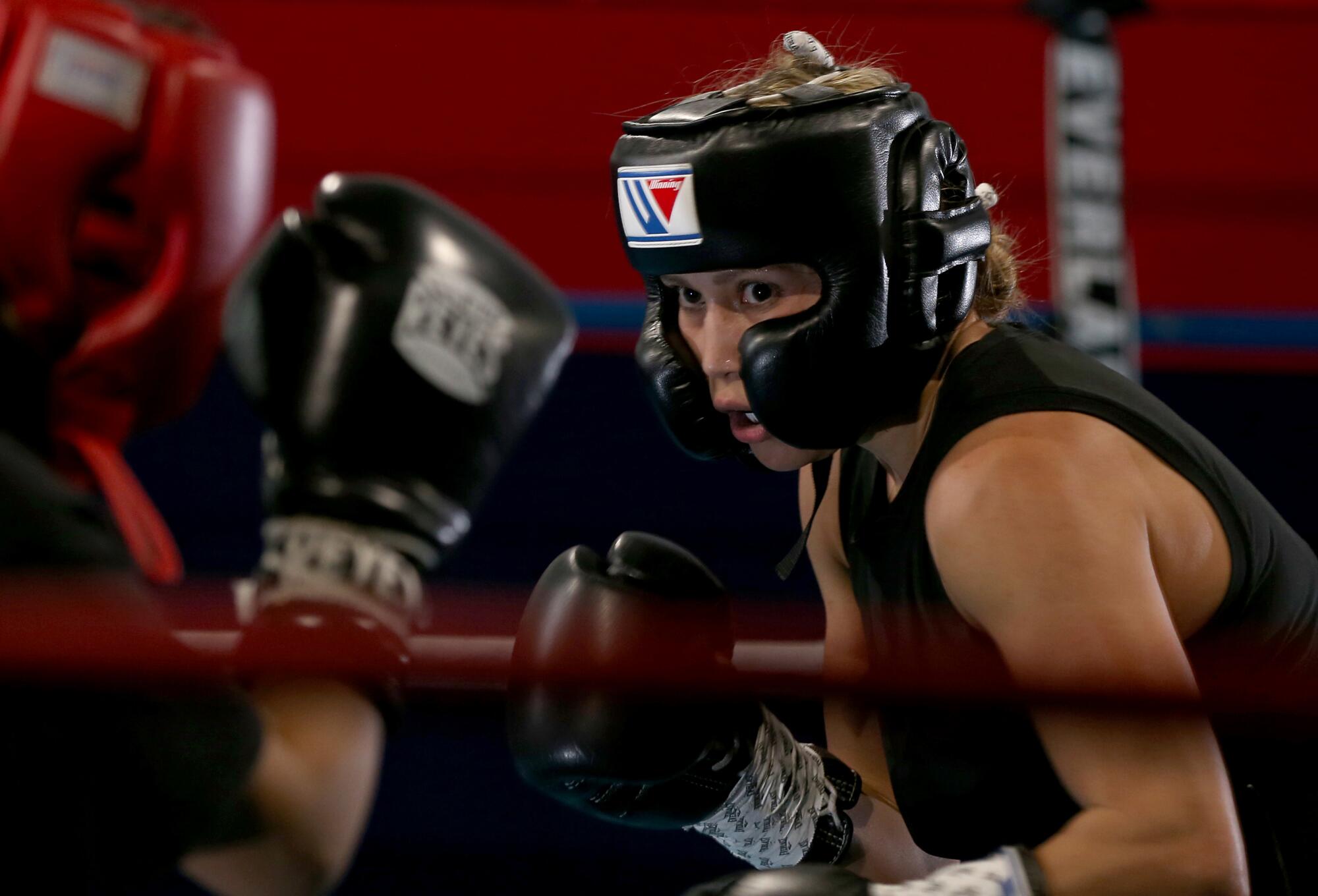 Seniesa Estrada spars.