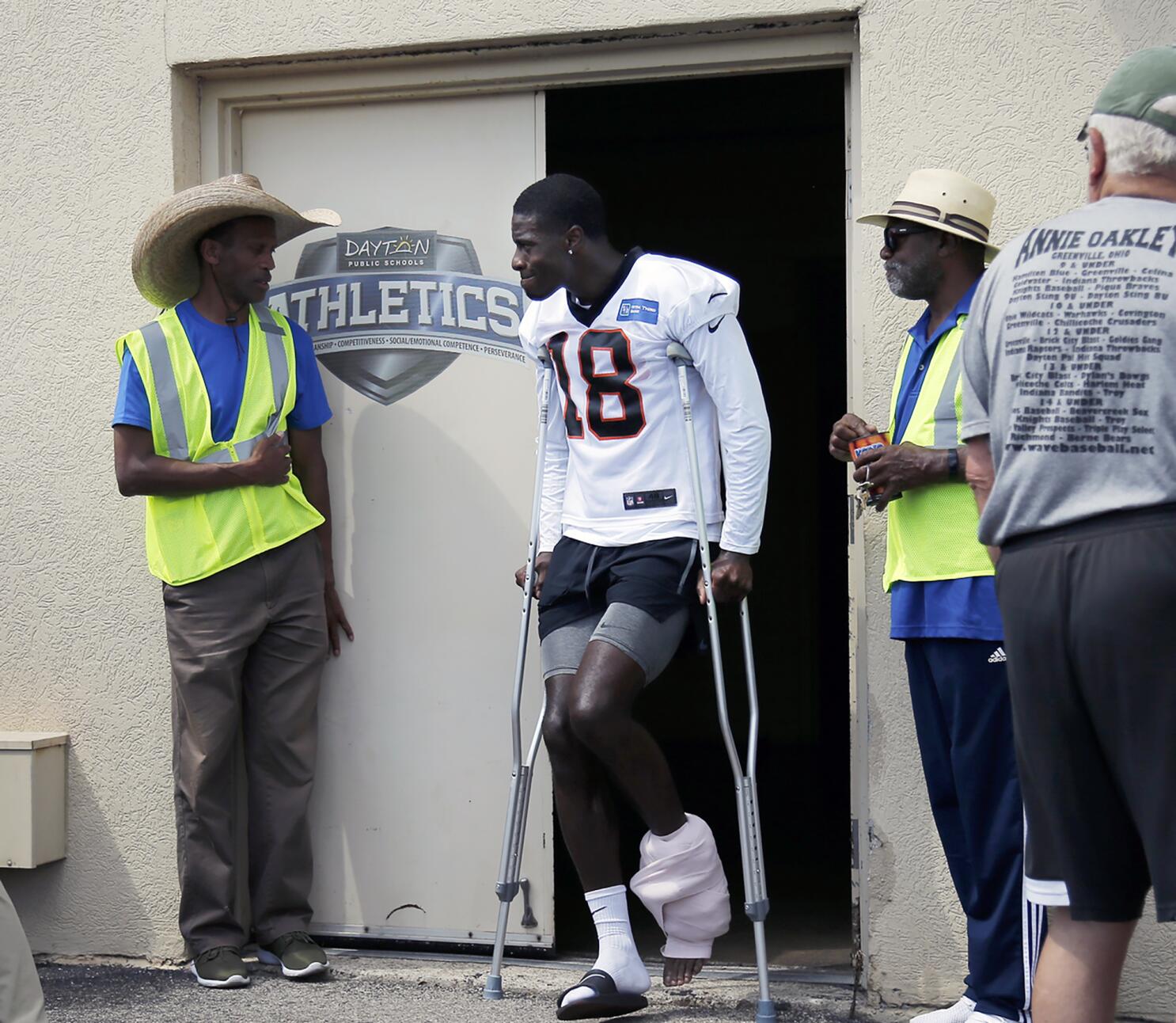 Bengals keep injured WR A.J. Green on active roster