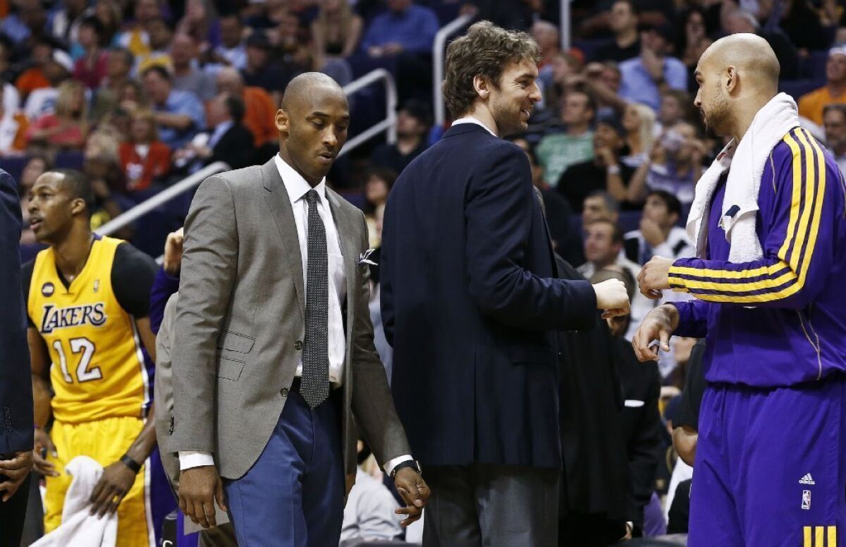 Kobe Bryant and Pau Gasol will play against Washington on Friday, according to Coach Mike D'Antoni.