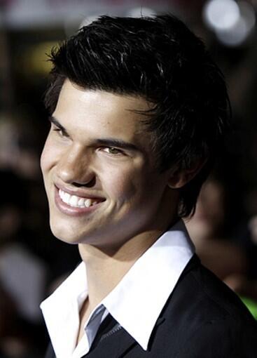 Taylor Lautner and Taylor Swift are now just friends