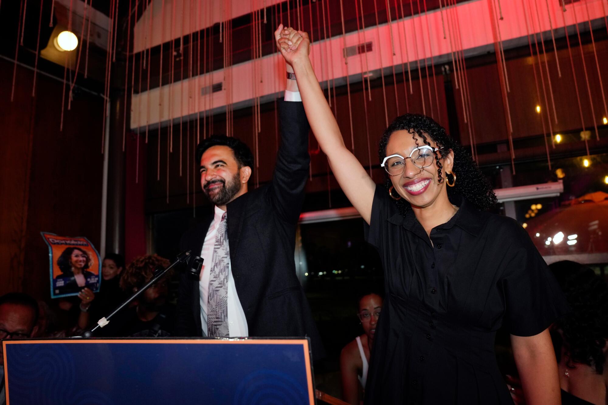 Contributor: The rise of Democrats' left wing will hurt democracy - Los Angeles Times