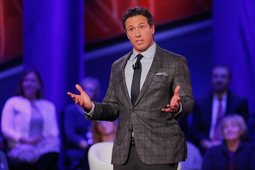 El presentador de CNN, Chris Cuomo, criticó a un tipo que lo llamó con un nombre despectivo y amenazó con golpearlo.