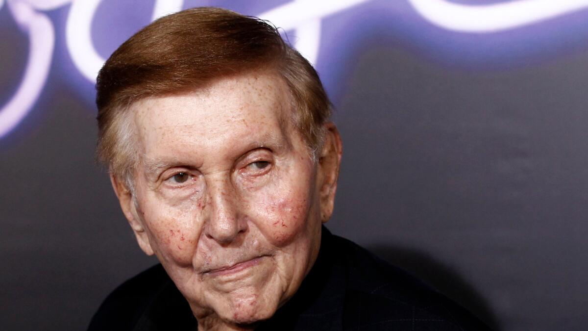 Viacom's controlling shareholder, Sumner Redstone, says that he has lost confidence in his hand-picked board members who oversee the media company.