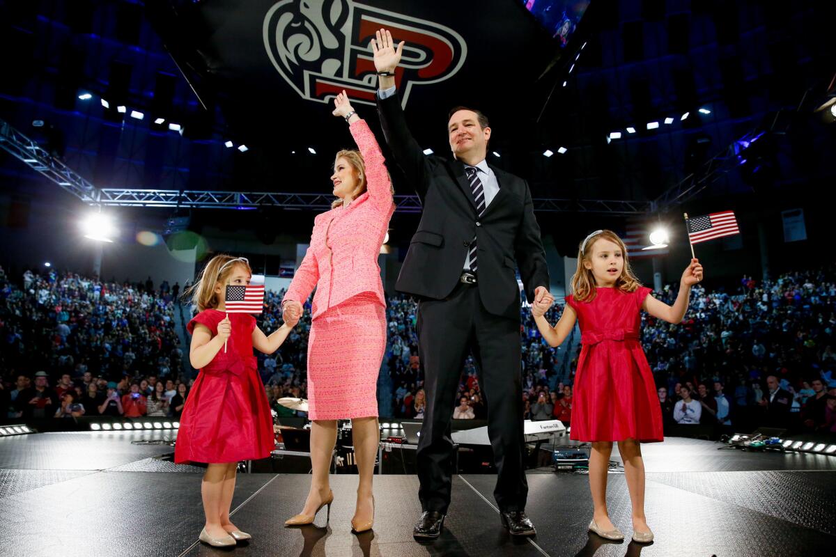 Ted Cruz aparece con su familia el lunes pasado, durante su anuncio oficial para competir por la Casa Blanca.