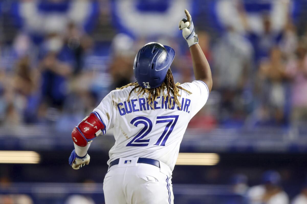 Blue Jays' Vladdy Guerrero Jr. and his hall-of-famer father launch