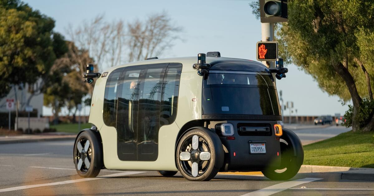 Zoox’s pill-shaped robot hits the streets of California Zoox’s pill-shaped robot hits the streets of California
