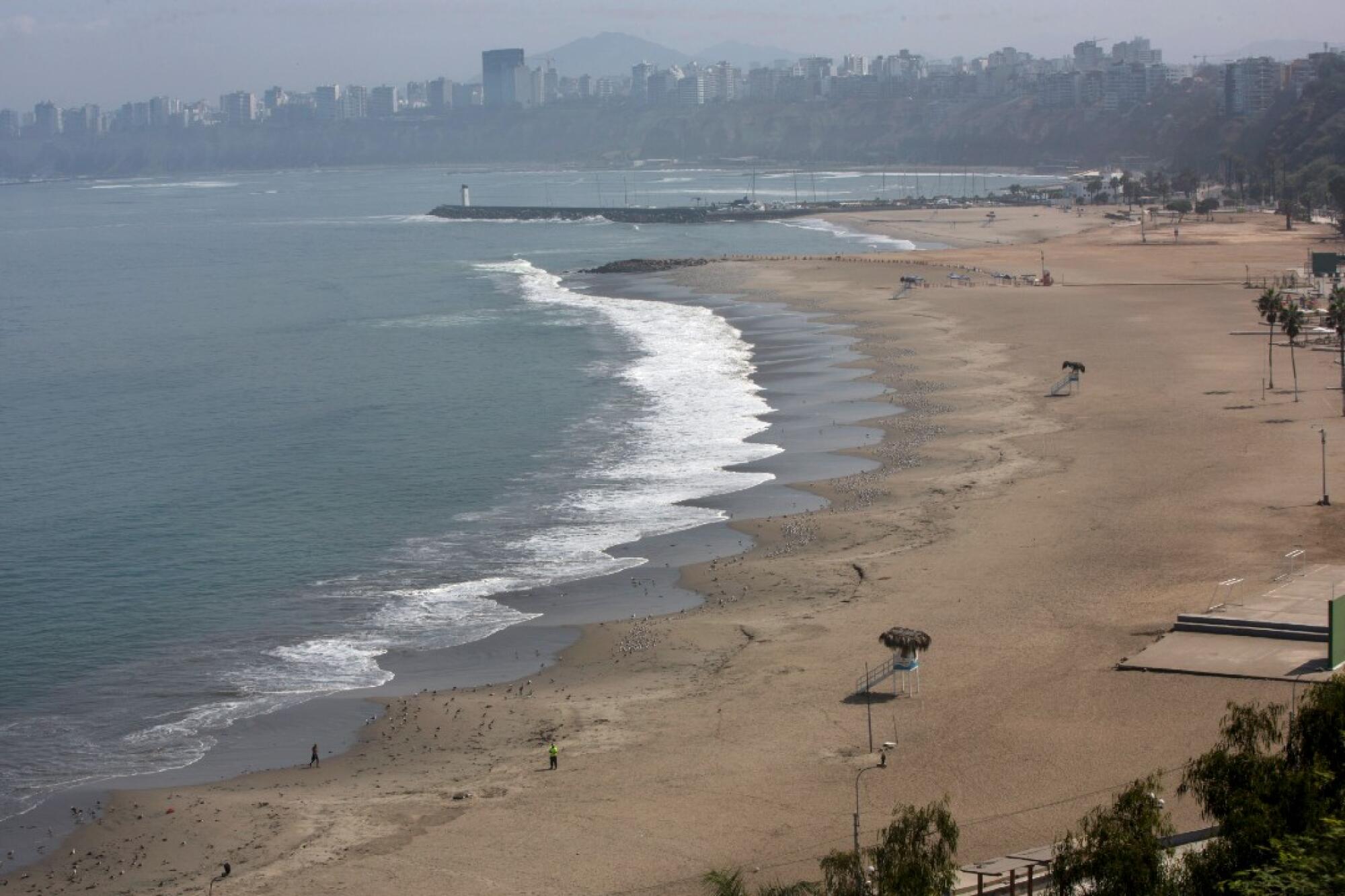 Agua Dulce beach on March 21, after coronavirus restrictions were enacted.