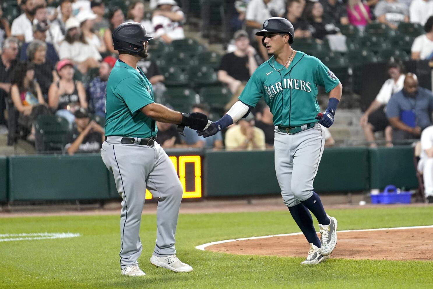 Mariners stood with J.P. Crawford. He's making them look pretty smart.