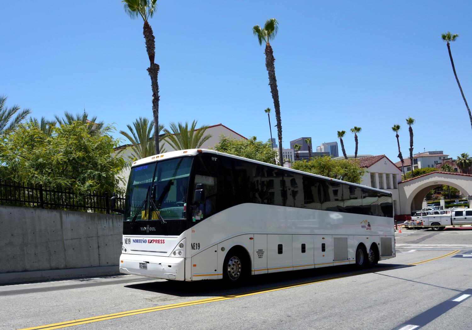 L.A. receives 20th bus of migrants courtesy of Texas Gov. Greg Abbott