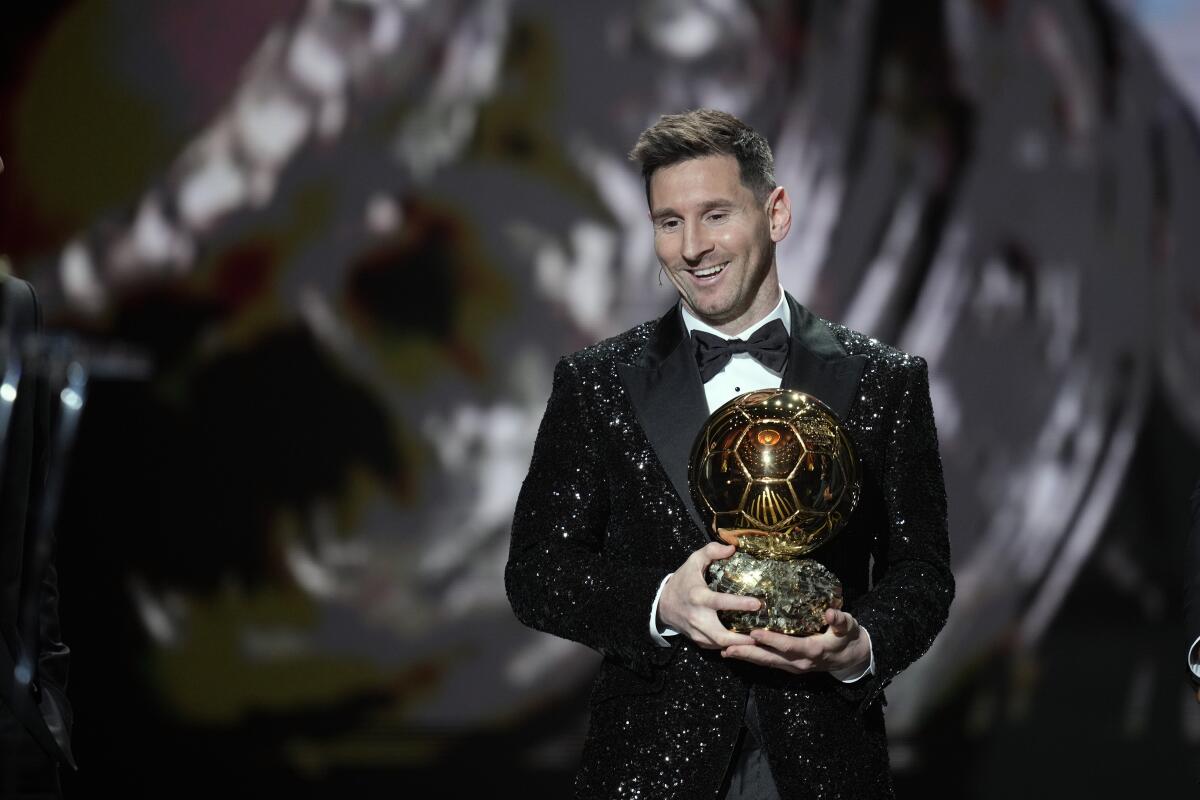 Lionel Messi y su familia previo a la ceremonia de premiación del Balón de Oro