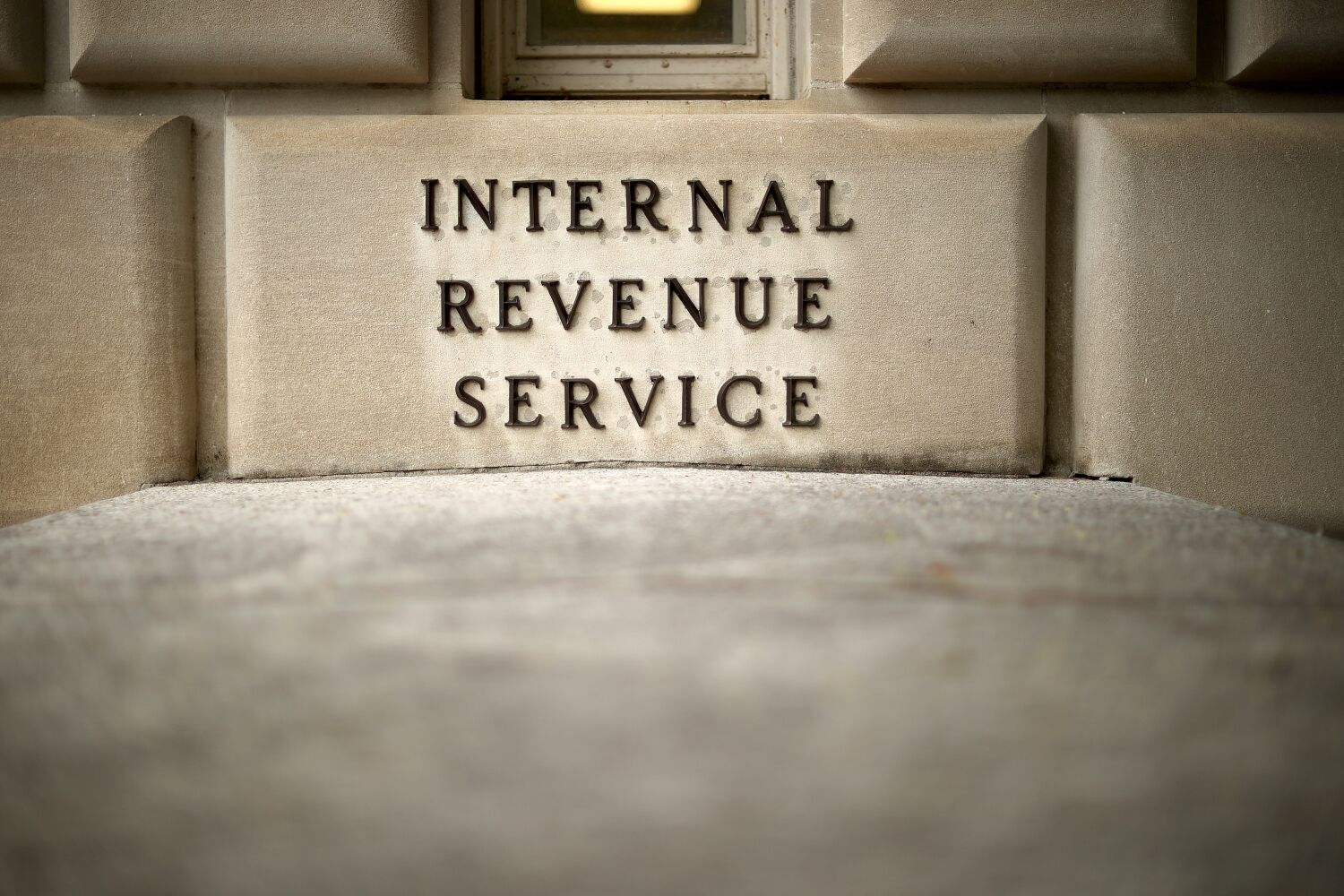 IRS apologizes for “confusion” over tax payment deadlines