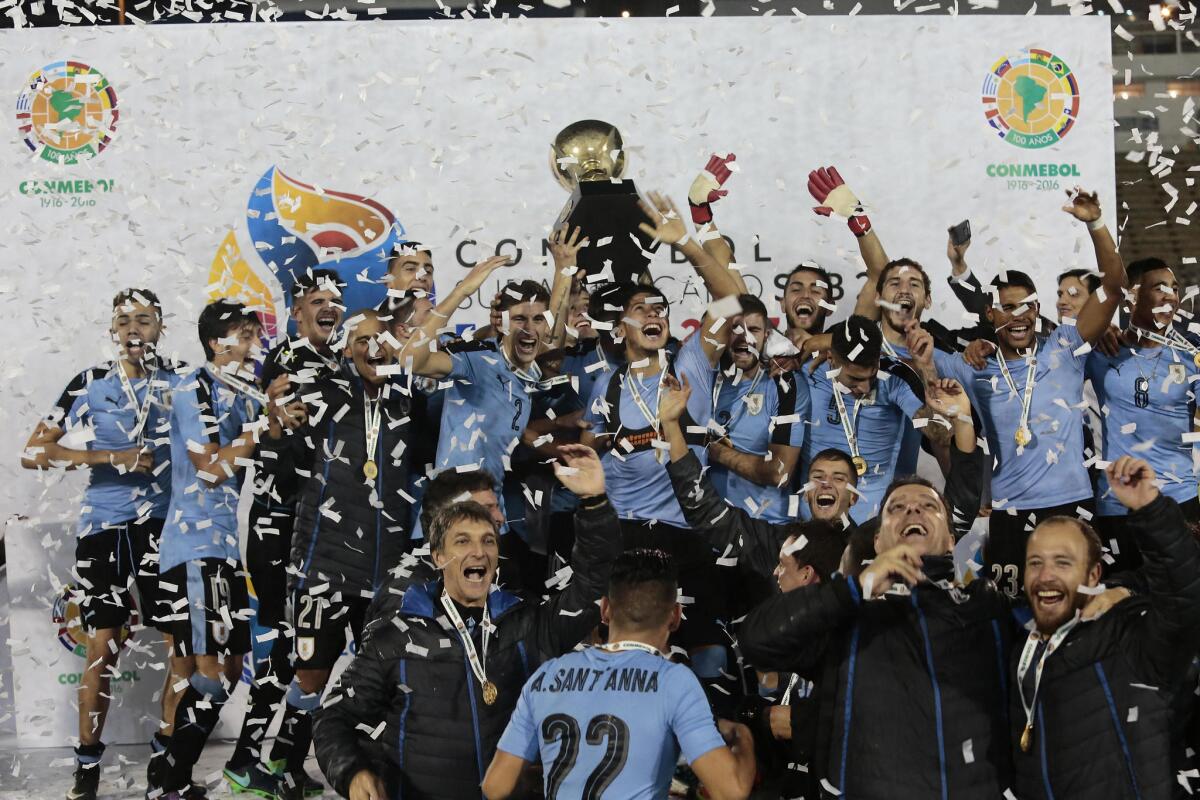 La Sub-20 de Uruguay es recibida como héroe por campeonato logrado en Sudamericano.