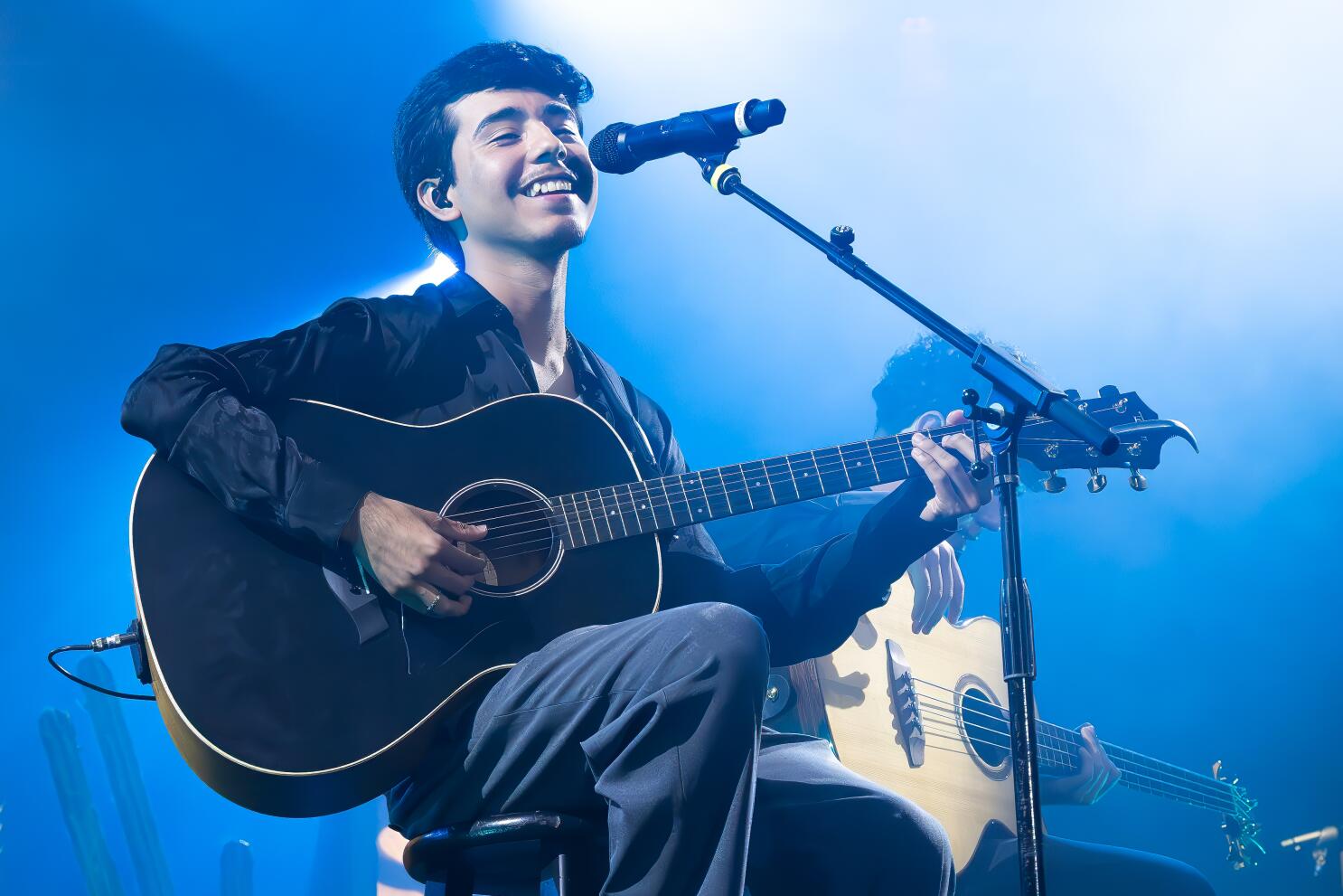 Frequently Asked Questions of what guitar does ivan cornejo use