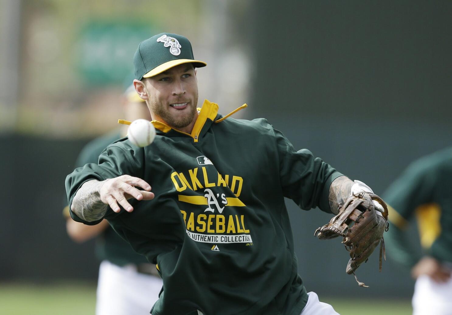 A's acquire Ike Davis to play 1st base
