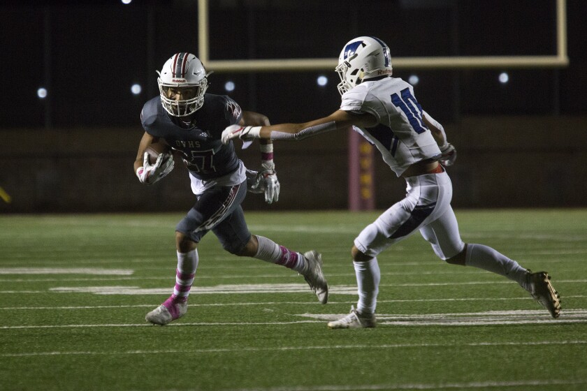 tn-dpt-sp-hb-ocean-view-western-football-20191018.01.jpg