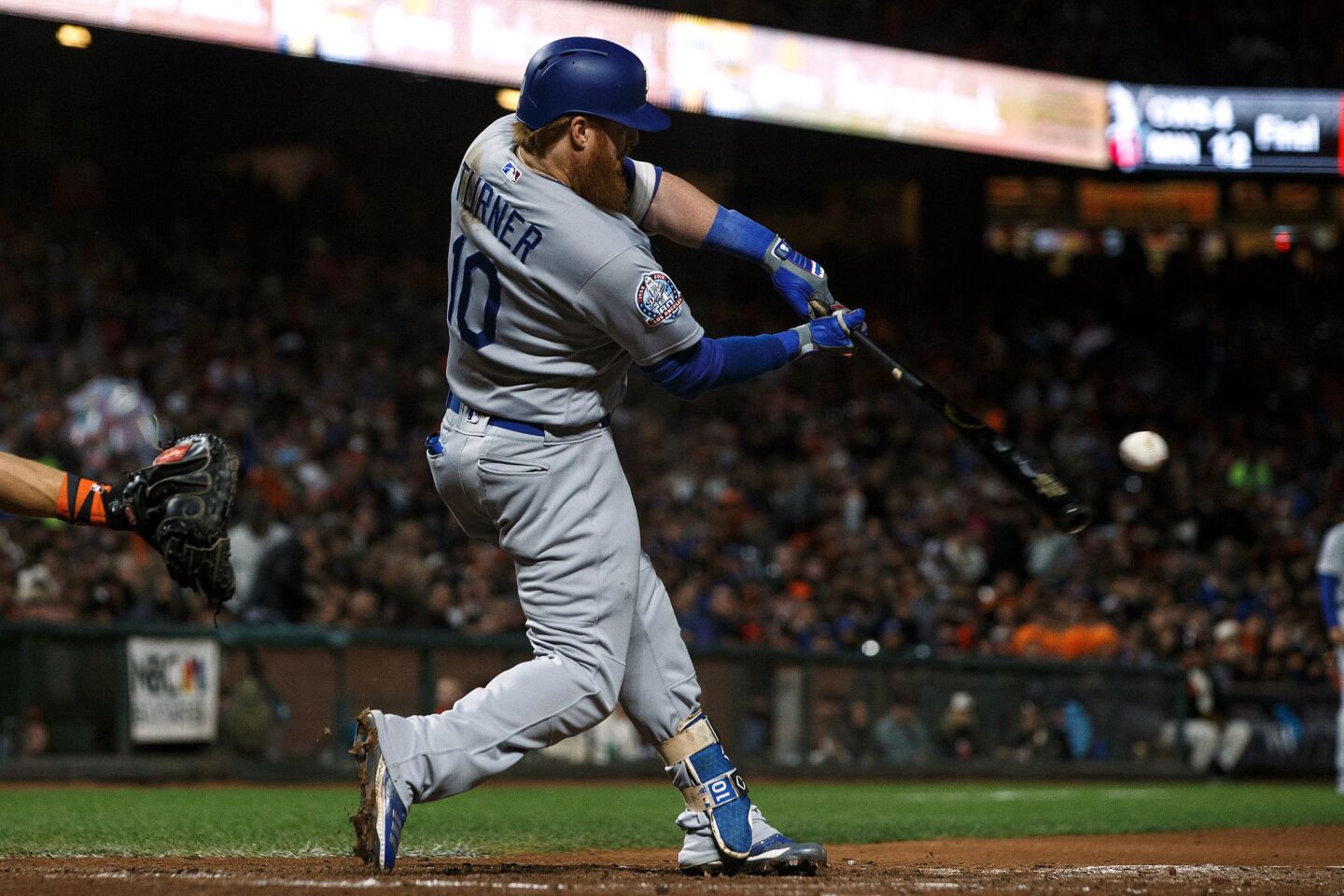 SAN FRANCISCO, CA - SEPTEMBER 28: Justin Turner #10 of the Los Angeles Dodgers hits a two run home run against the San Francisco Giants during the fifth inning at AT&T Park on September 28, 2018 in San Francisco, California. The Los Angeles Dodgers defeated the San Francisco Giants 3-1. (Photo by Jason O. Watson/Getty Images) ** OUTS - ELSENT, FPG, CM - OUTS * NM, PH, VA if sourced by CT, LA or MoD **