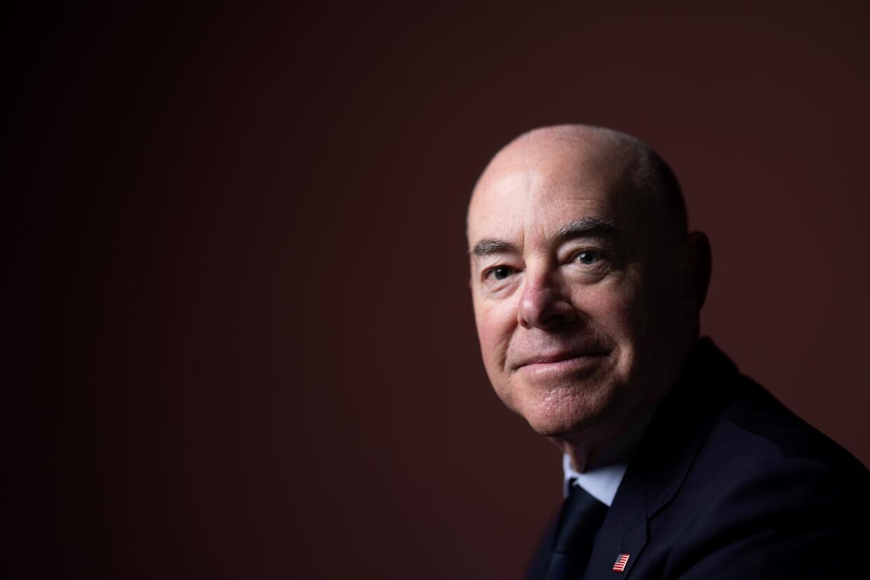 Alejandro Mayorkas is the immigrant in charge of the borders Los