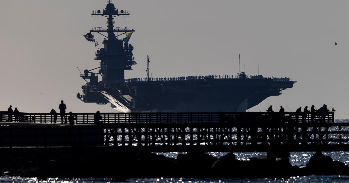 Le porte-avions USS Ford rentre chez lui après 11 mois de déploiement