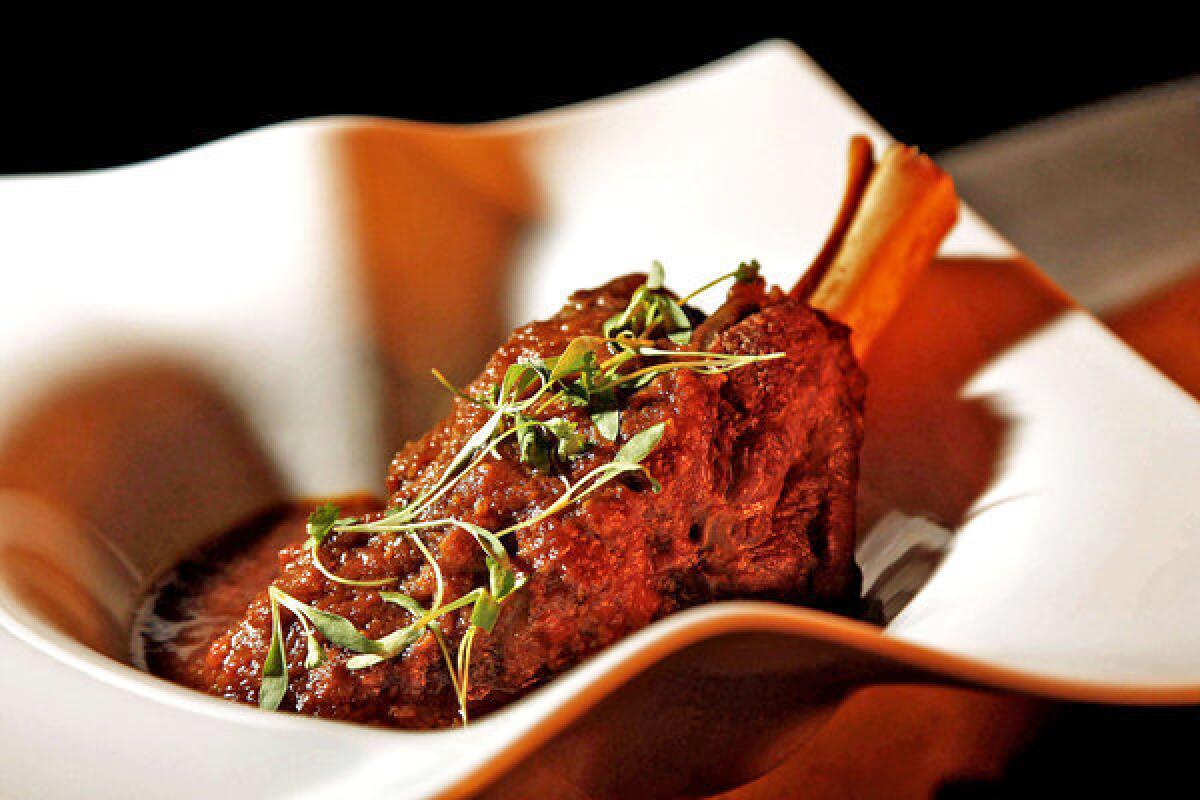 Lamb shank, slow-cooked with browned onion paste, ginger, tomato and freshly ground spices.