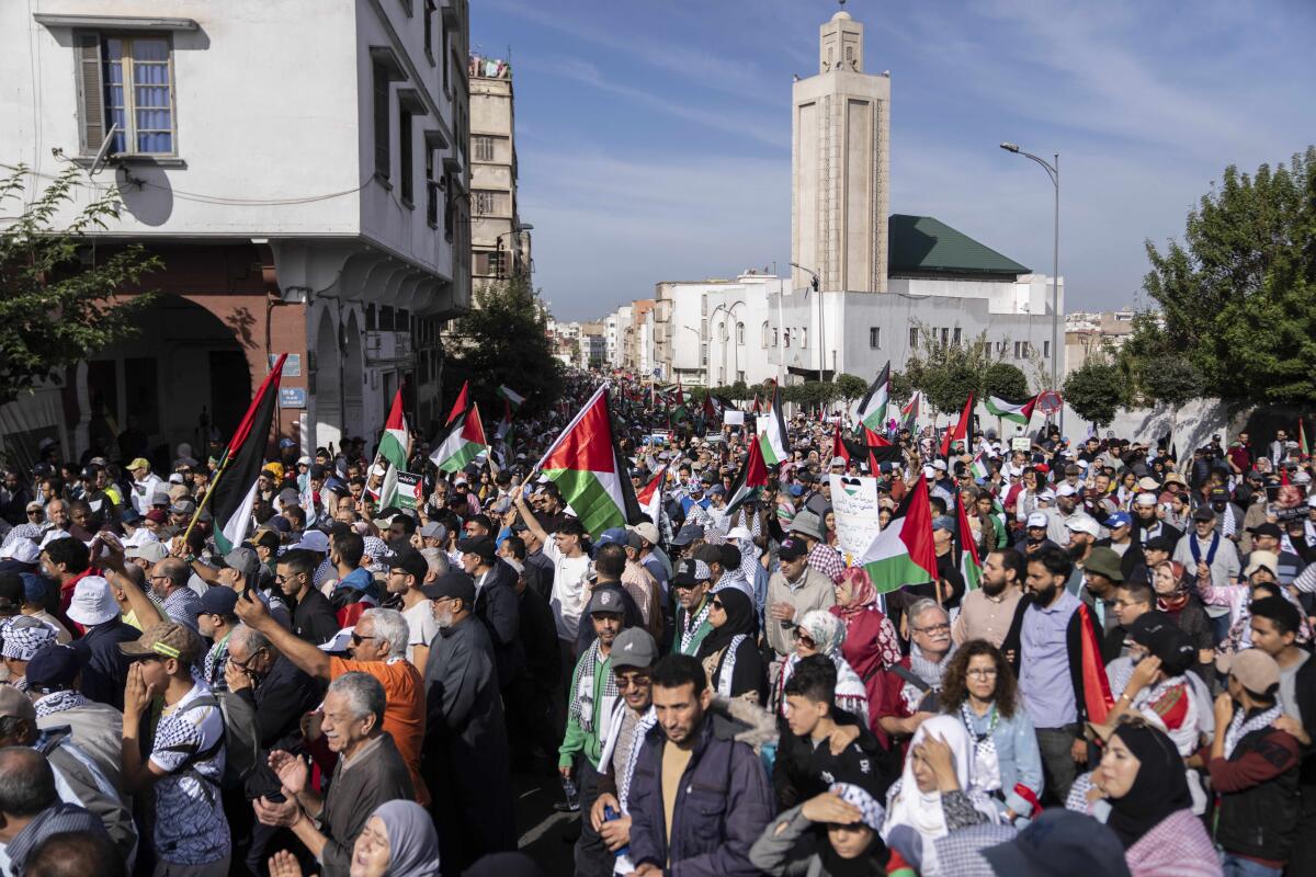 Demonstrators stand with Israel on Las Vegas Strip, The Strip