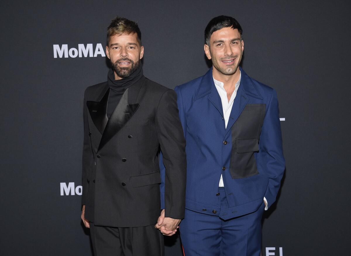 ARCHIVO - Ricky Martin, izquierda, y su esposo Jwan Yosef asisten a la gala MoMA Film 
